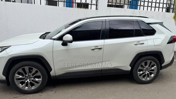 Toyota RAV4 2021