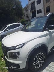 Hyundai Venue 2023 White for sale