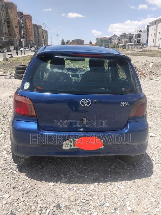 Toyota Vitz 2001 Blue