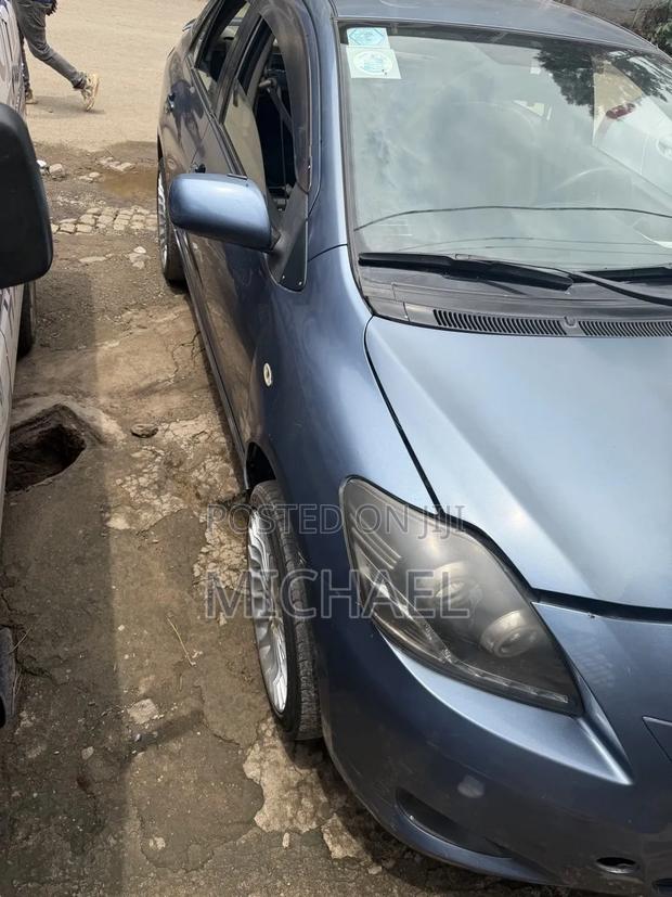 Toyota Belta 2007 Blue