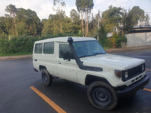 Toyota Land Cruiser 1998 White