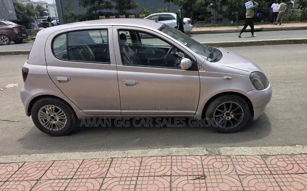 Toyota Vitz 1999 Gold