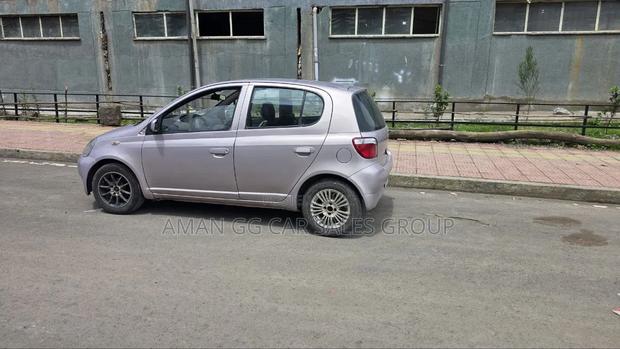 Toyota Vitz 1999 Gold