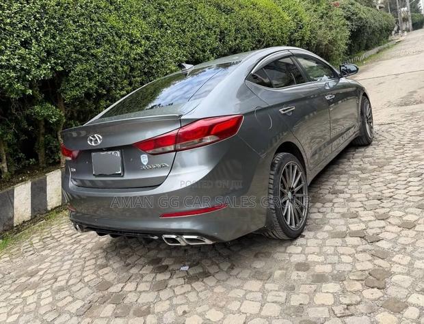 Hyundai Avante 2017 Gray