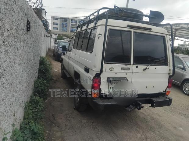 Toyota Land Cruiser 2006 White