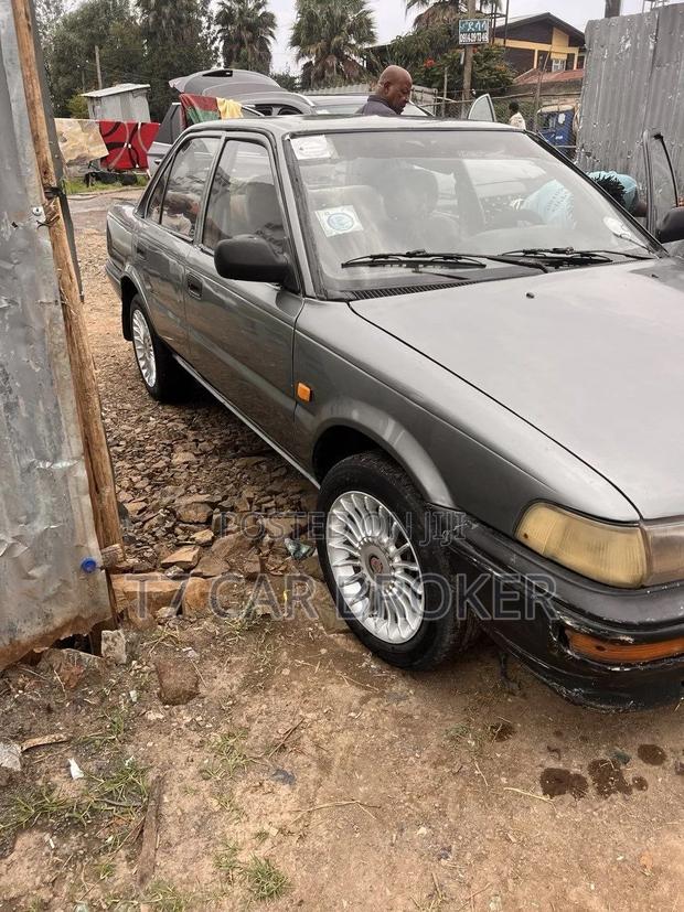 Toyota Corolla II 1992 Brown