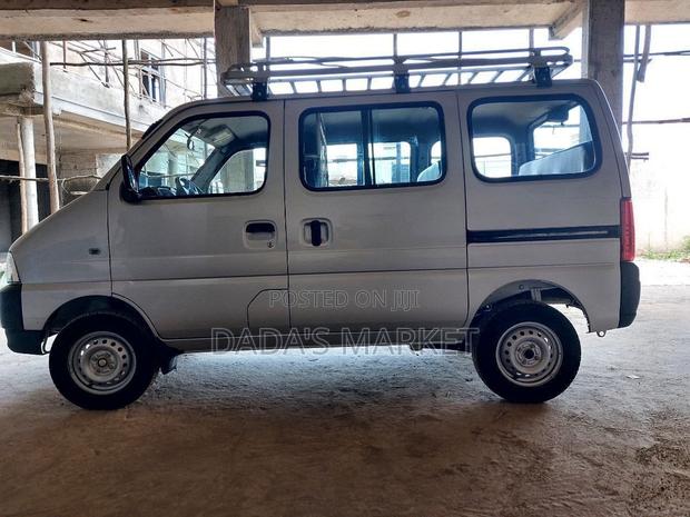Suzuki Eeco 2024 Silver