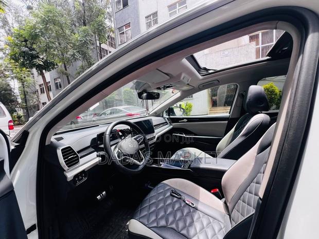 Volkswagen ID.6 2024 White