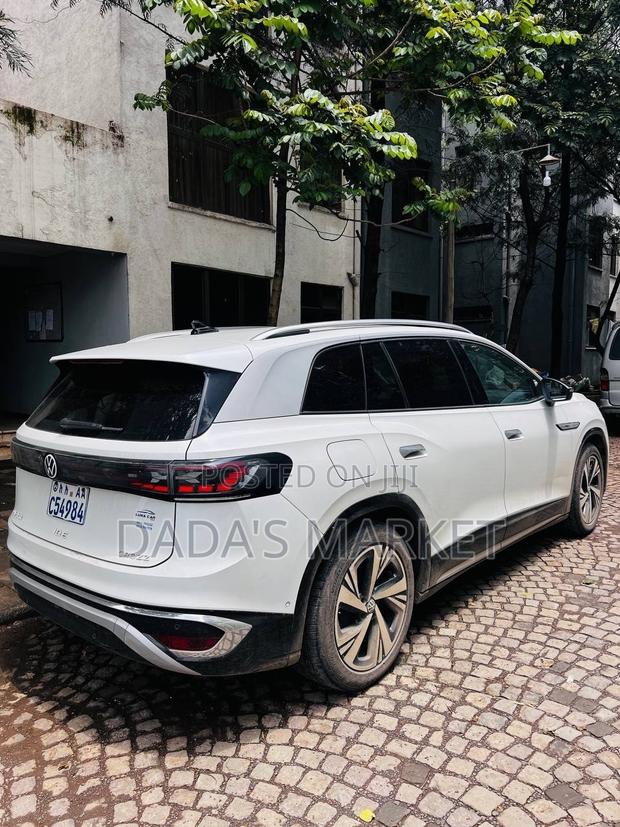 Volkswagen ID.6 2024 White