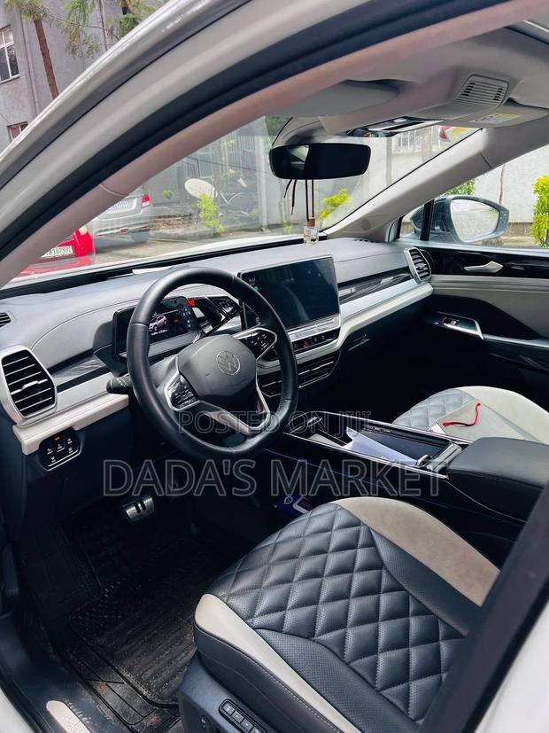 Volkswagen ID.6 2024 White