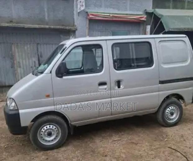 Suzuki Eeco 2025 Silver
