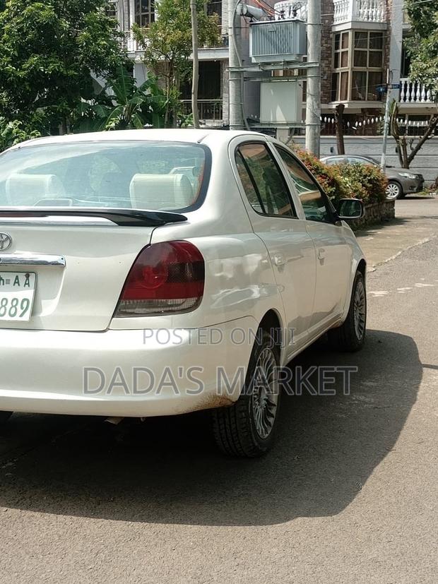 Toyota Platz 2003 White