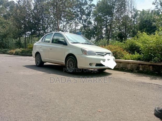 Toyota Platz 2003 White