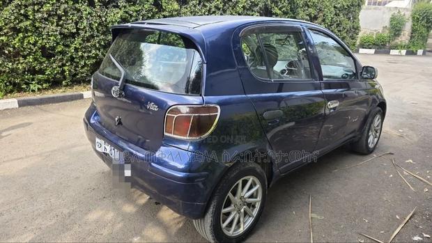 Toyota Vitz 2002 Beige
