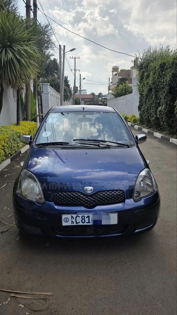 Toyota Vitz 2002 Beige