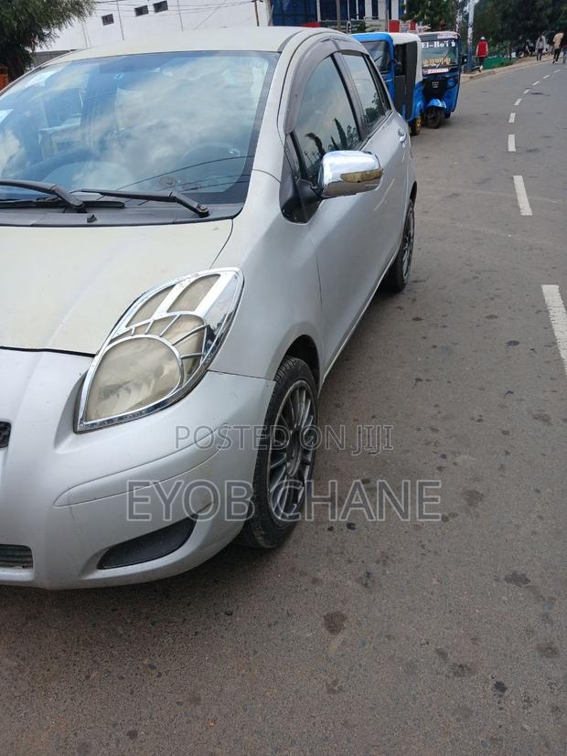 Toyota Yaris 2010 Silver