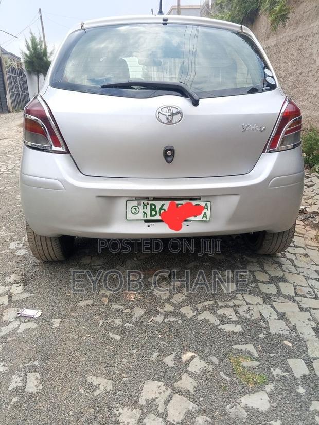 Toyota Yaris 2010 Silver