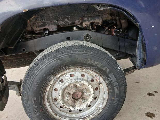 Toyota Hilux 1998 Blue