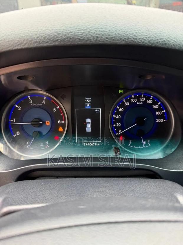Toyota Hilux 2016 Silver