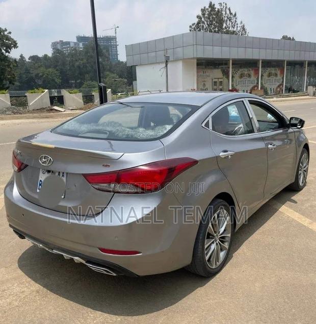 Hyundai Avante 2015 Silver