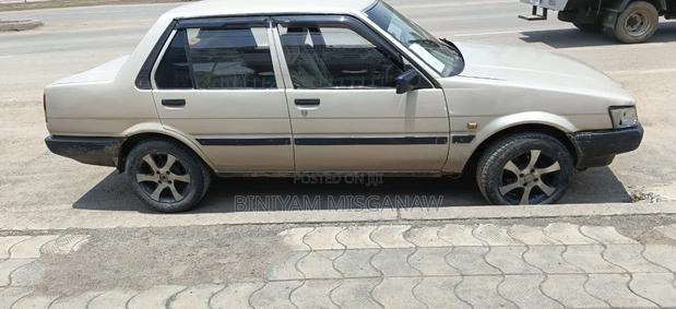 Toyota Corolla 1987 Gold
