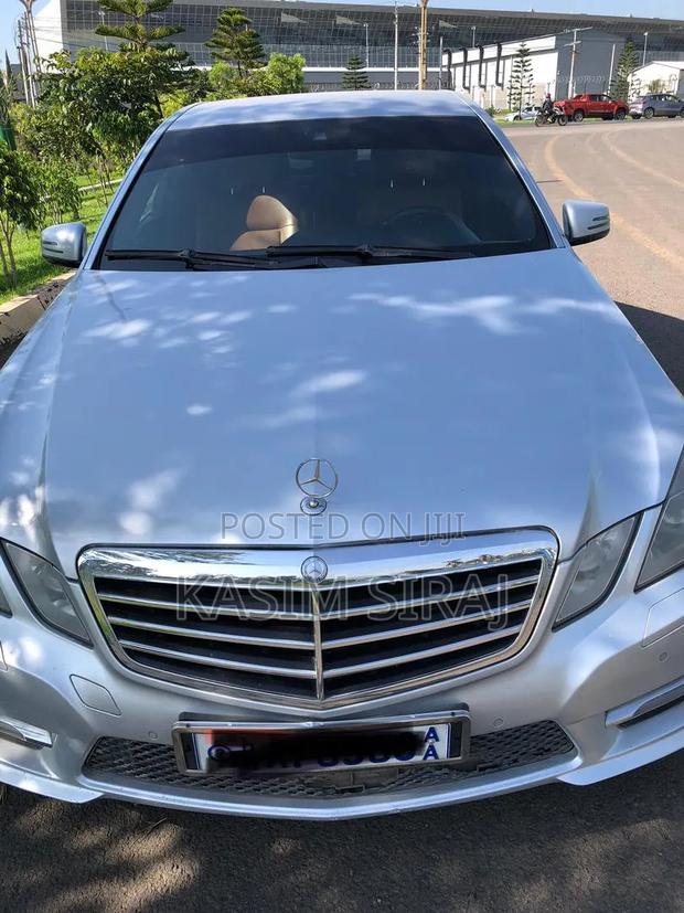 Mercedes-Benz E200 2014 Silver