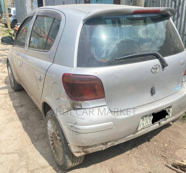 Toyota Vitz 2003 Silver
