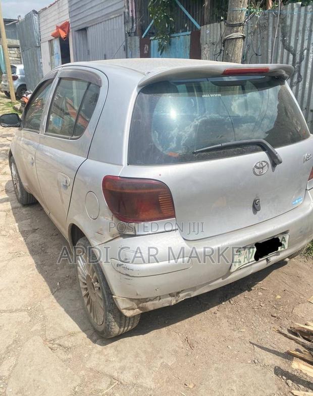 Toyota Vitz 2003 Silver