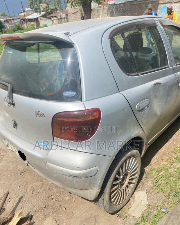 Toyota Vitz 2003 Silver