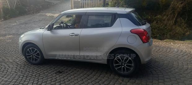 Suzuki Swift 2022 Silver