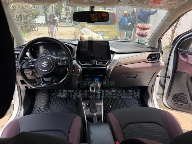 Suzuki Fronx 2023 White