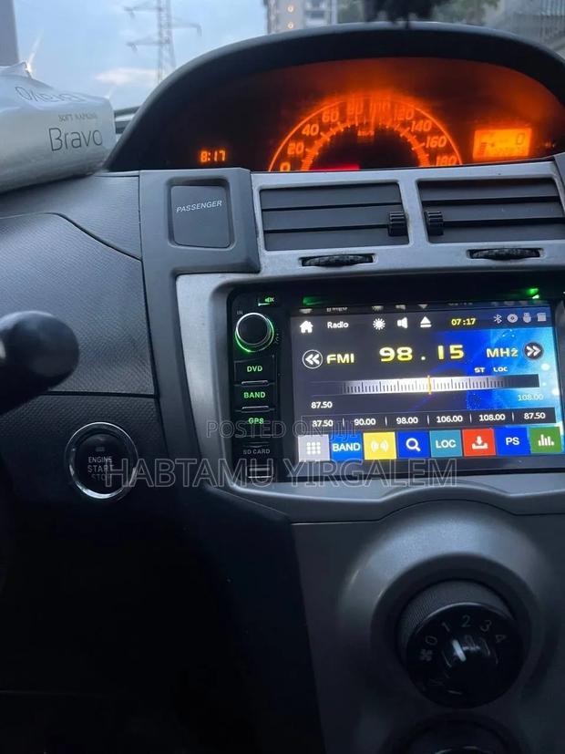 Toyota Yaris 2010 Gray