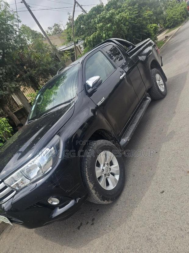 Toyota Hilux 2019 Black