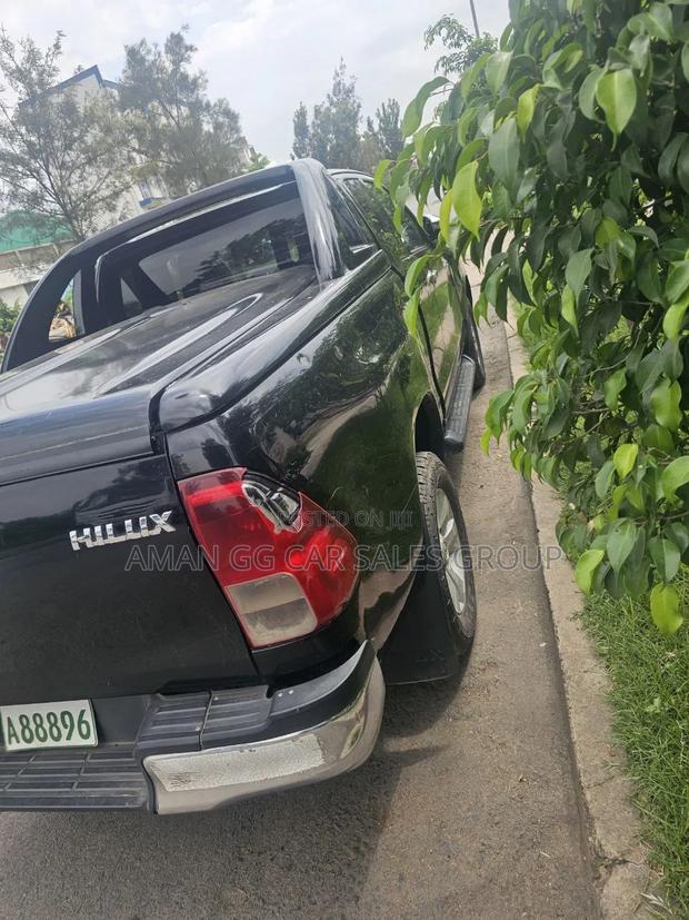 Toyota Hilux 2019 Black