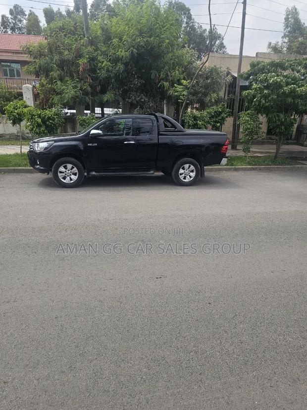 Toyota Hilux 2019 Black
