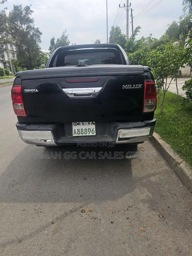 Toyota Hilux 2019 Black