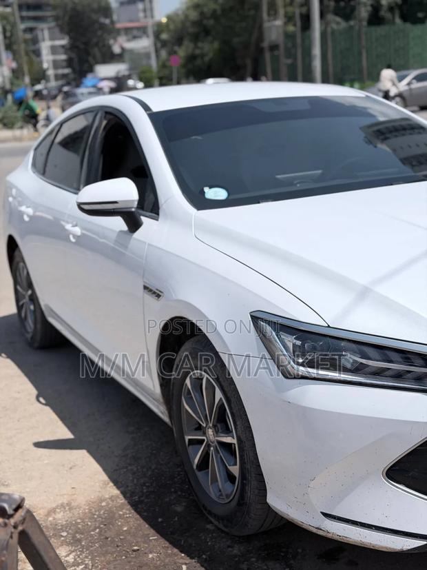 BYD Qin Plus DM-i 2025 White