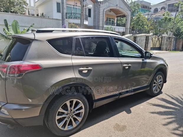 Toyota RAV4 2016