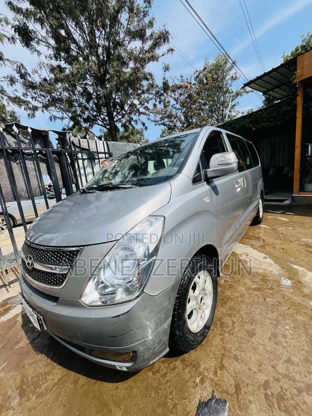 Hyundai Satellite 2015 Silver