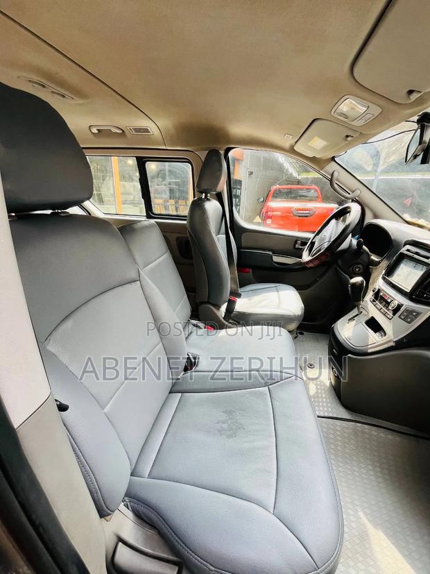 Hyundai Satellite 2015 Silver