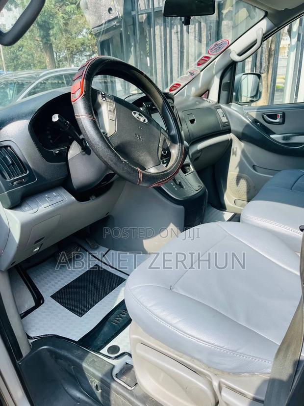 Hyundai Satellite 2015 Silver