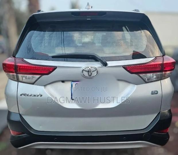Toyota Rush 2022 Silver