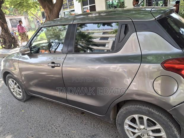 Suzuki Swift 2019 Gray