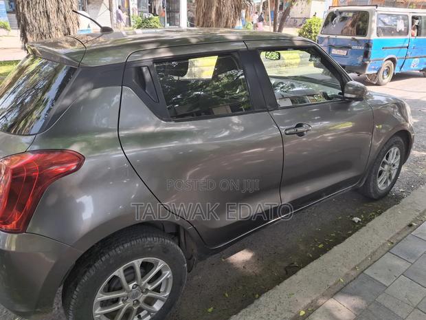 Suzuki Swift 2019 Gray