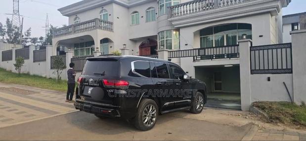 Toyota Land Cruiser 2023 Black