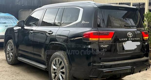 Toyota Land Cruiser LC300 2022