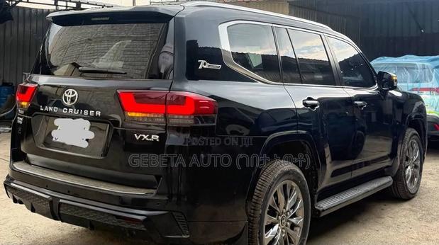 Toyota Land Cruiser LC300 2022