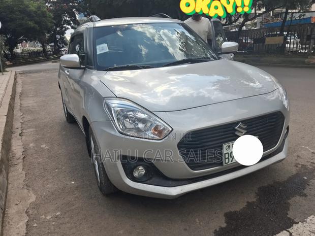 Suzuki Swift 2021 Silver