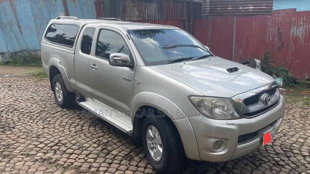 Toyota Hilux 2010 Beige