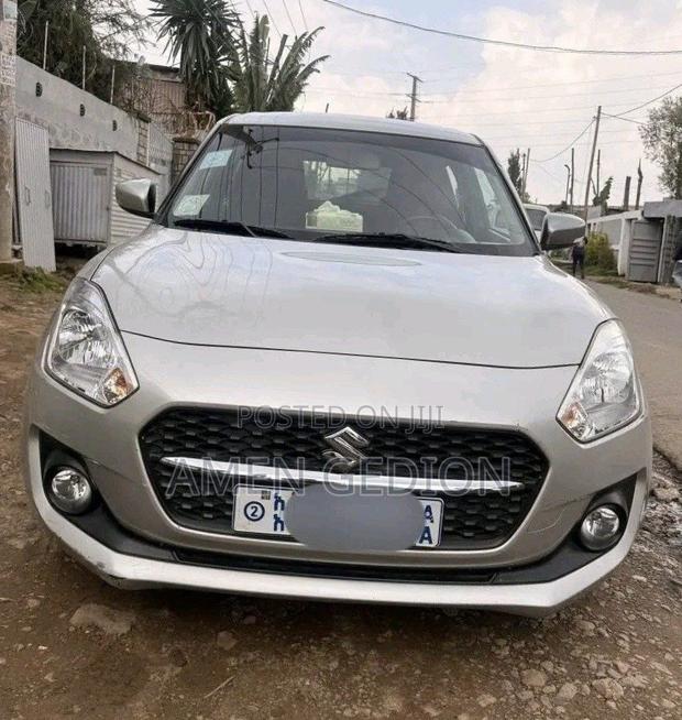 Suzuki Swift 2021 Silver